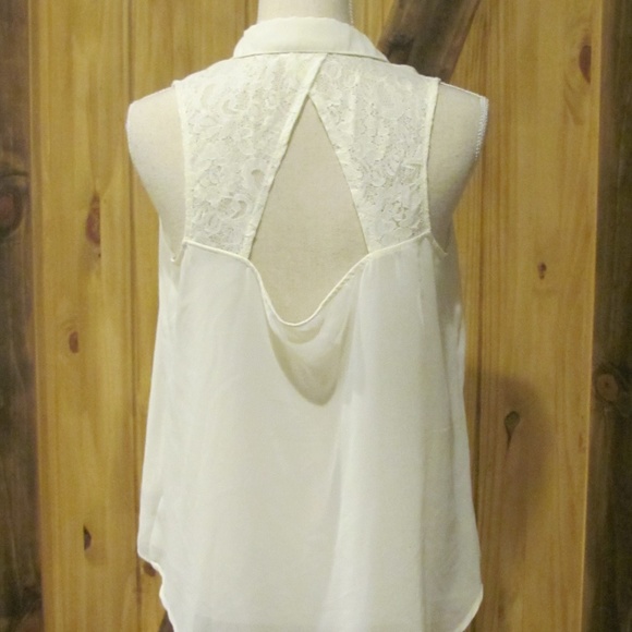 Kirra Chiffon Button Down Tank - Picture 2 of 2